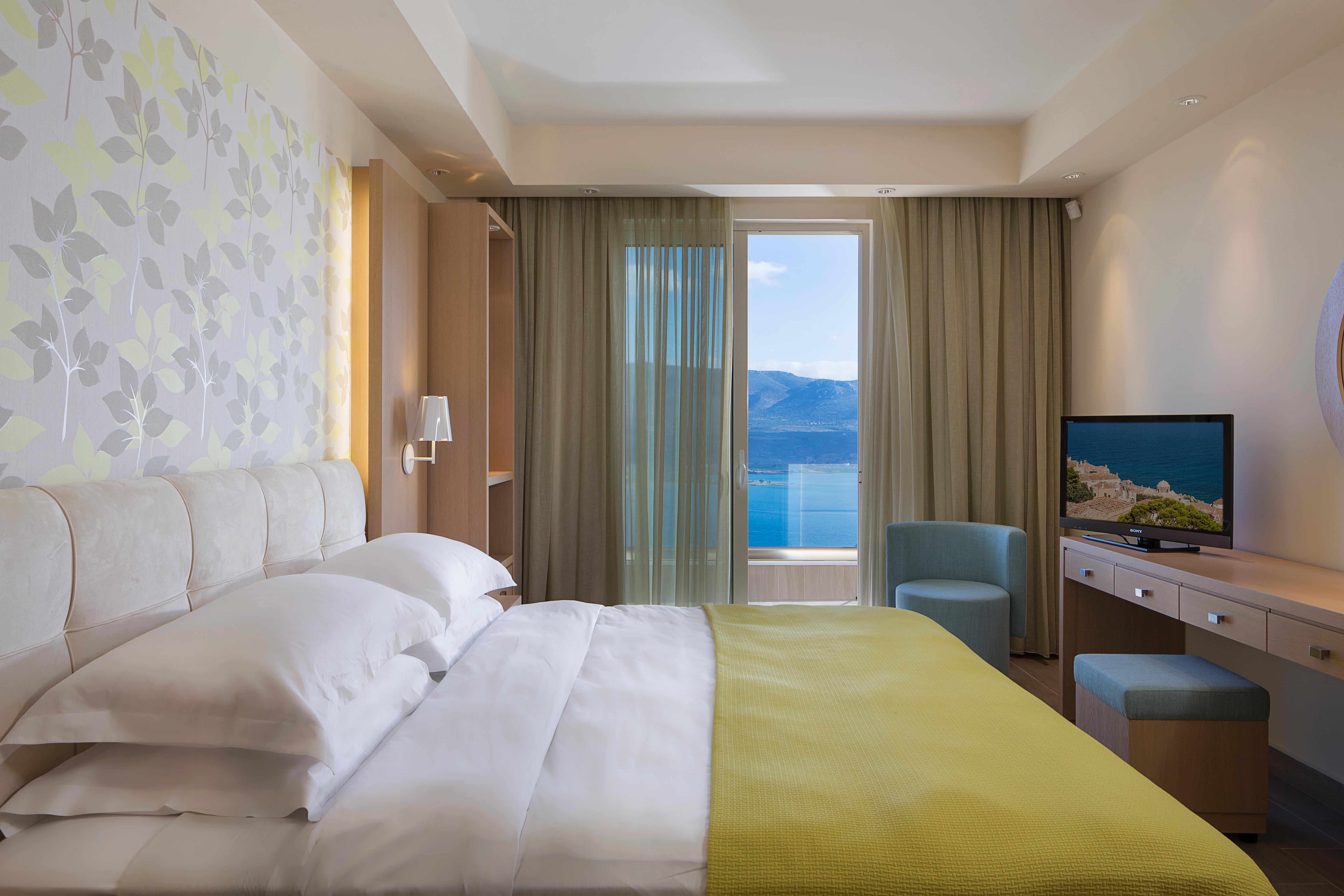 Princess Kyniska Suites Плитра Екстериор снимка