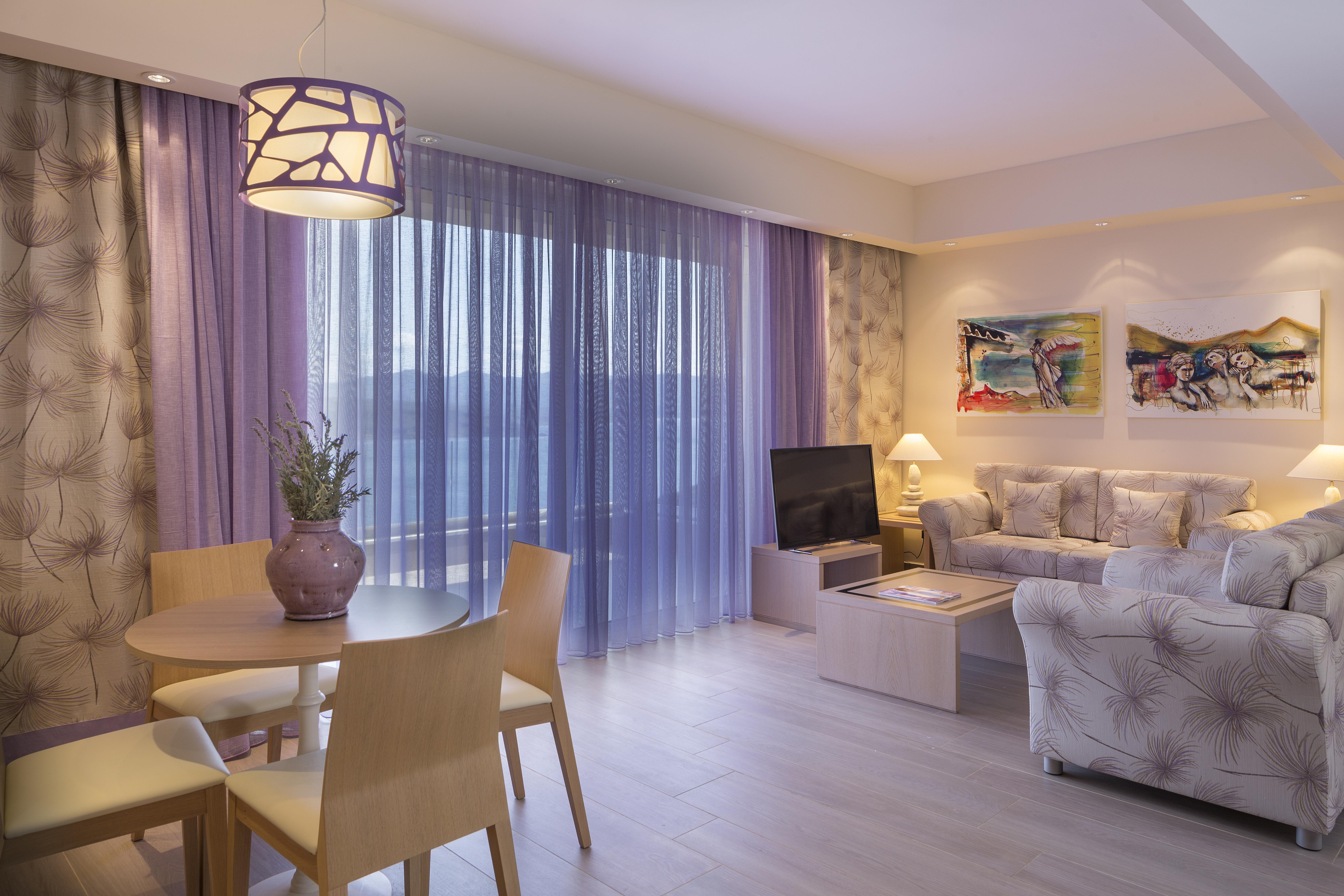 Princess Kyniska Suites Плитра Екстериор снимка