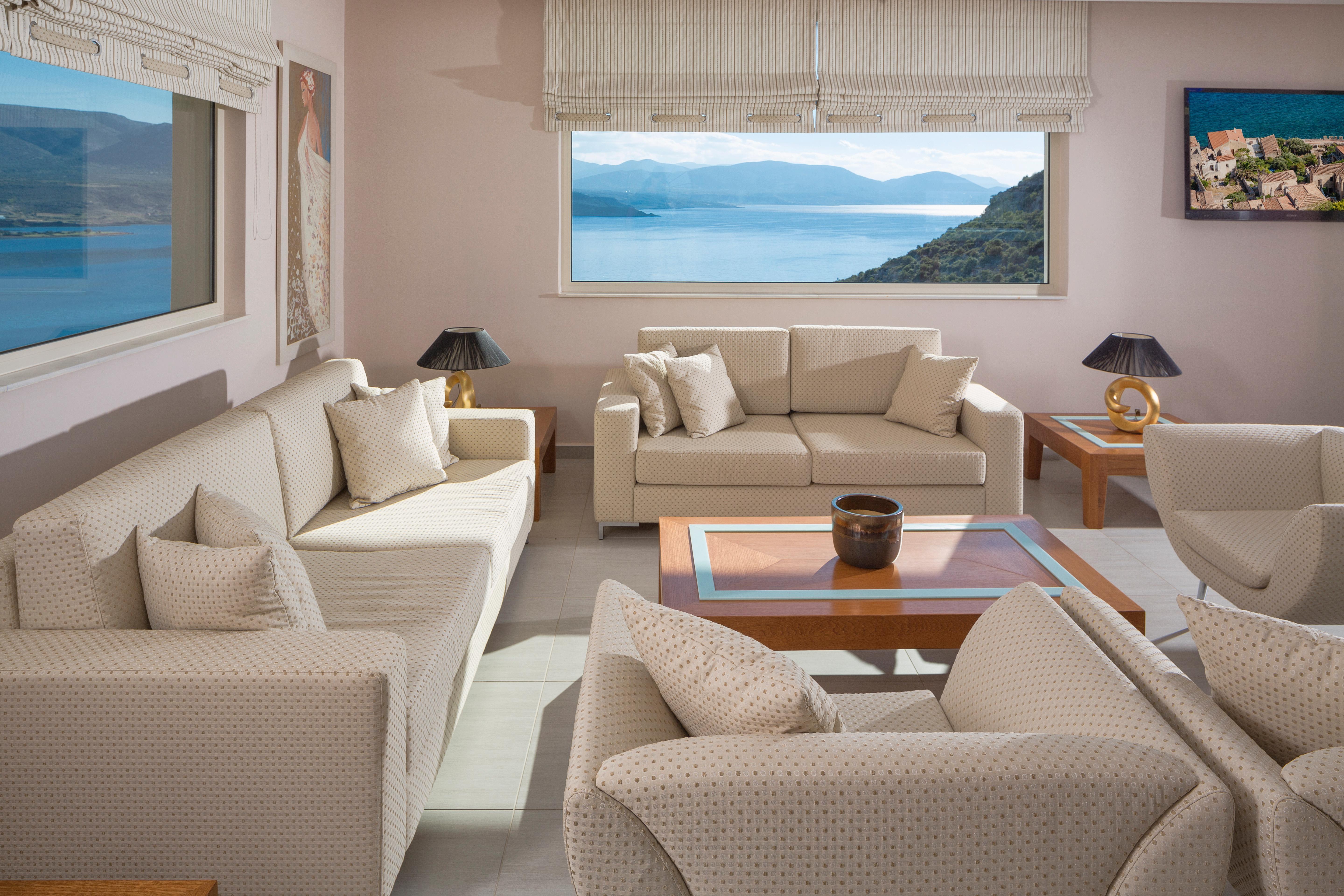 Princess Kyniska Suites Плитра Екстериор снимка